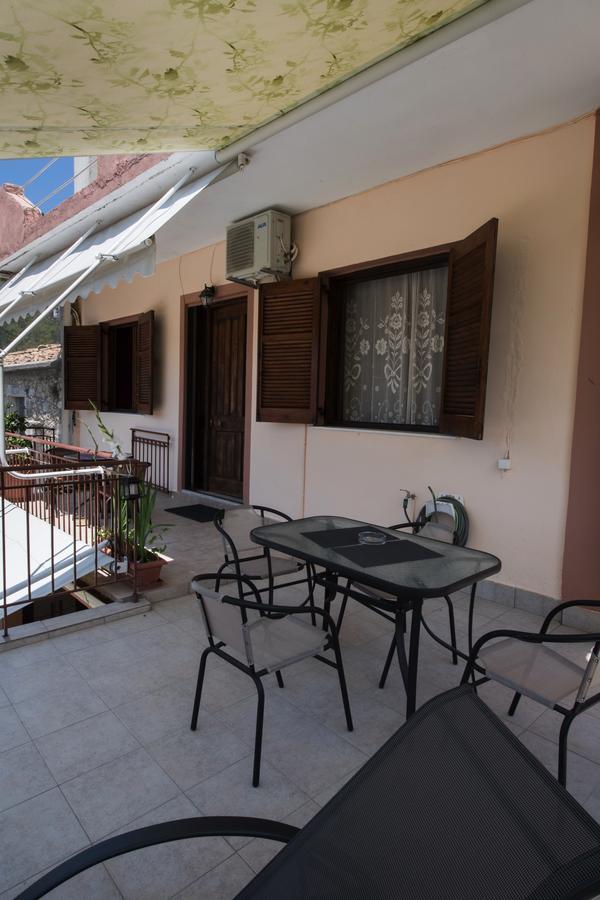 Manthiata Studios Exanthia Exterior photo