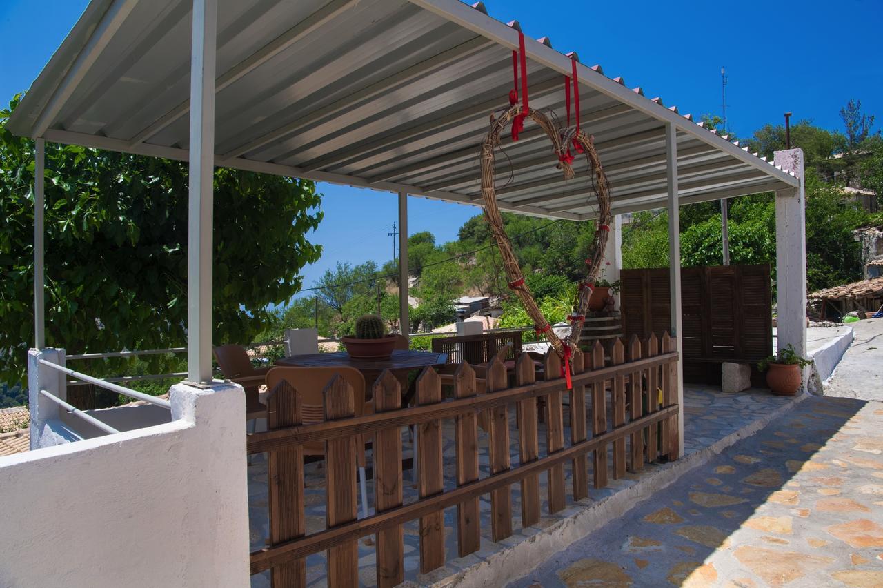 Manthiata Studios Exanthia Exterior photo
